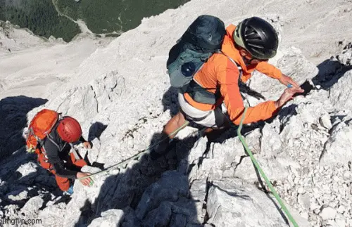 Bergführer beim Klettern